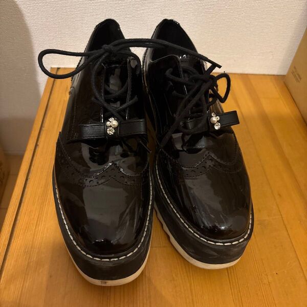 ZARA エナメル ブラック 黒 40 ザラ