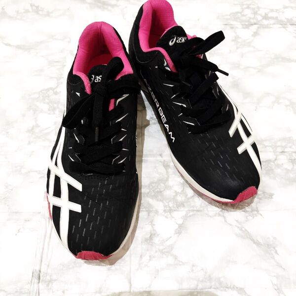 asicsアシックス ランニングシューズ ピンク×黒24.5