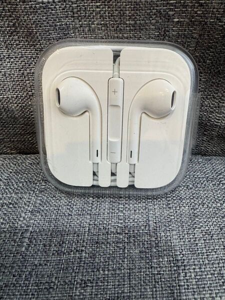 【新品未使用】Apple純正 有線イヤホン iPhone用
