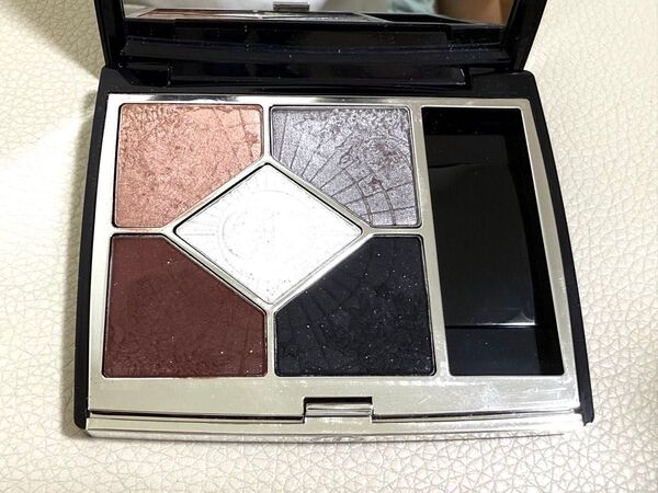 【美品】DIOR ディオール 限定品 サンク クルール クチュール 589 ギャラクティック アイシャドウ