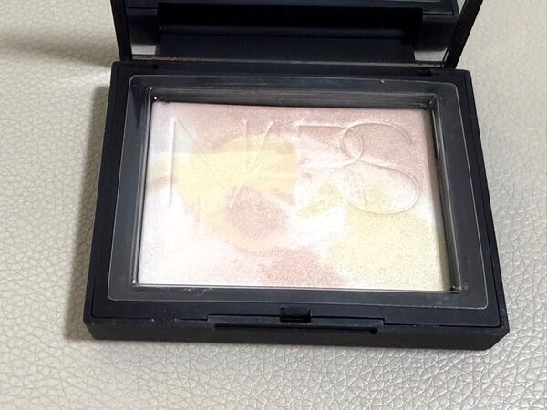 【極美品】NARS ライトリフレクティングパウダー スターダスト