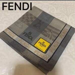 FENDI メンズハンカチ チェス柄、コットン 梅雨価格〜6/25