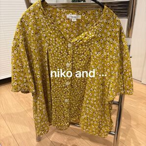 niko and… 半袖 トップス マスタードイエロー 小花柄?