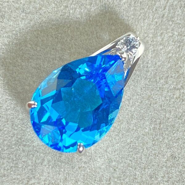 【24-16】ブルートパーズ ホワイトサファイア ペンダントトップ 6.17ct