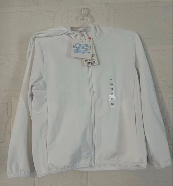 新品タグ付き☆UNIQLO エアリズム UVカットメッシュパーカー ラッシュガード 白 110 ユニクロ