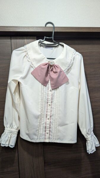 axes femme POETIQUEフェイバリットカラーブラウス ロリータ