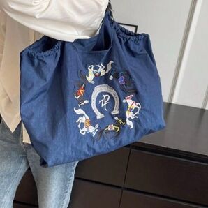 新品 馬 蹄鉄柄刺繍 ナイロン 軽量 トートバッグ 大きめサイズ ネイビー
