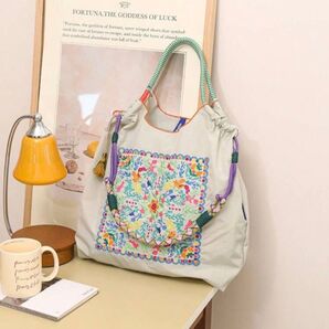 新品 カラフル 刺繍 軽量 エコバッグ ナイロン Mサイズ ショルダーストラップ付き ライトグレー