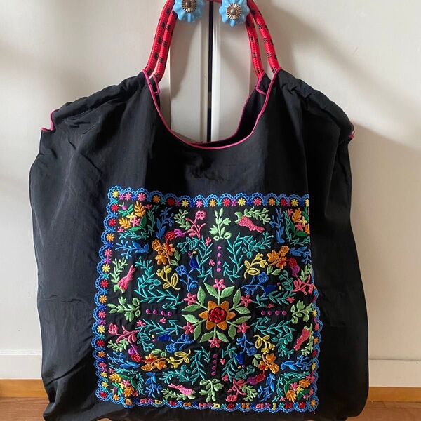 新品 カラフル 刺繍 軽量 エコバッグ ナイロン Mサイズ ブラック