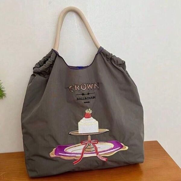 新品 ショートケーキ刺繍 トートバッグ エコバッグ ナイロン 軽量 Mサイズ グレー