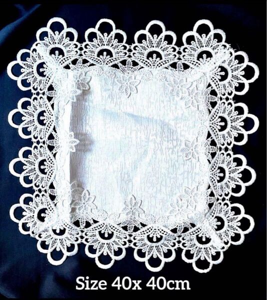 新品 アンティーク調40cm大判 大胆なレース刺繍が施された真四角レースドイリー