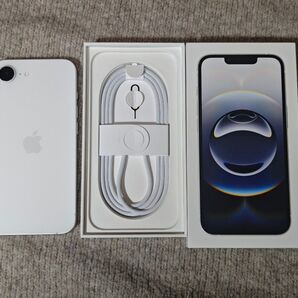 【美品】iPhone16e ホワイト 128GB バッテリー100%充電回数4回【充電器おまけ】