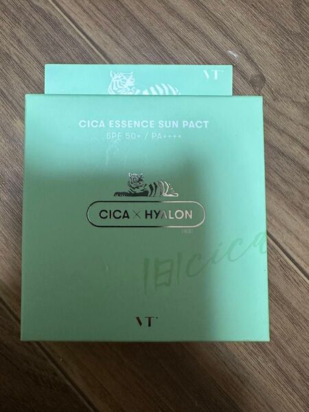 VT CICA シカ エッセンス サンパクト SPF50+/PA++++