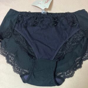 Triumph ショーツ LLブラック 黒 刺繍 レース