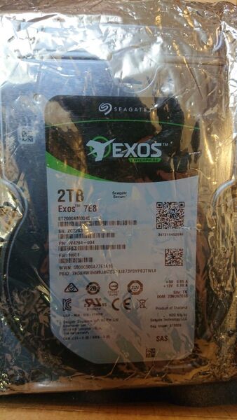 未開封品★Seagate EXOS 7E8 3.5インチHDD 2TB SAS ST2000NM0045
