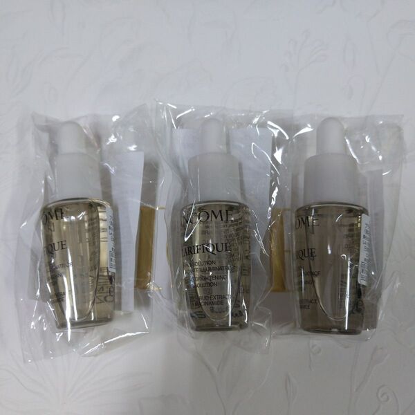 ランコム クラリフィック ブライトニング セラム (美白美容液) ☆7mL×3☆