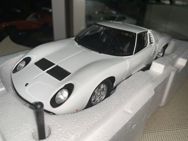 京商 1/18 ランボルギーニ ミウラ P400