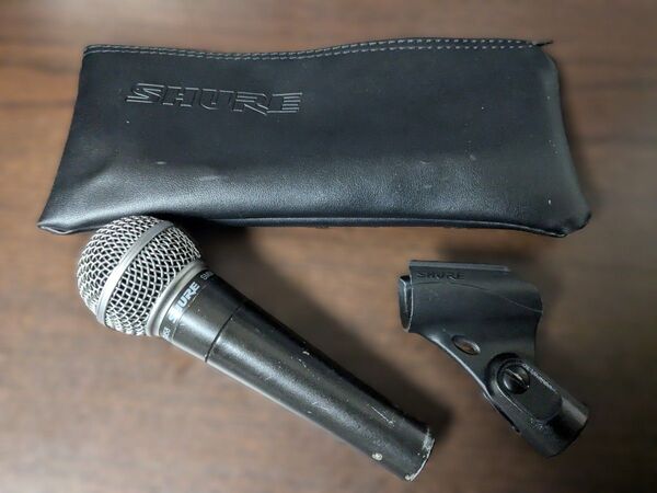 SHURE SM58