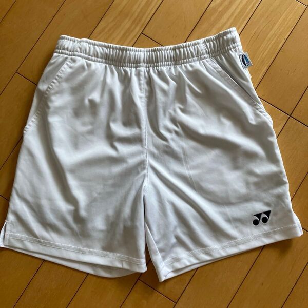 美品 YONEX バドミントンパンツ テニスパンツ Mホワイト ベリークール