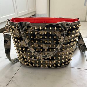 スタッズ付き迷彩柄ミニトートバッグ カーキ