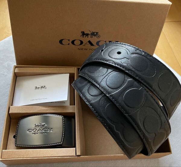 新品coachコーチシグネチャーフリーサイズリバーシブルベルトギフト箱付き