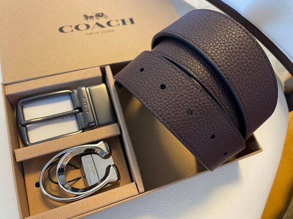 新品COACHコーチフリーサイズリバーシブルベルトギフト箱付き