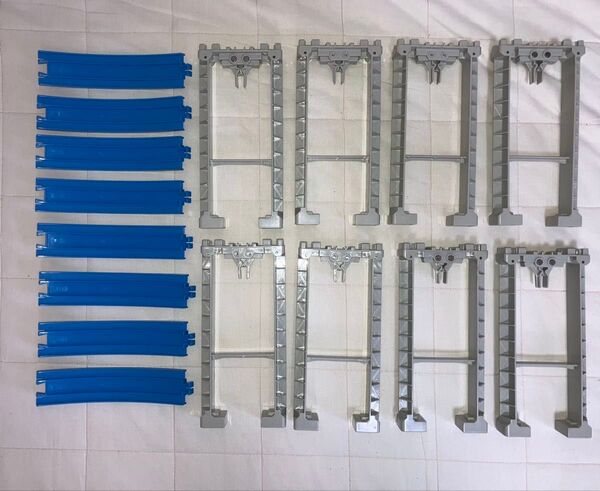 プラレール 懸垂式モノレールの橋脚、レール 拡張用に 中古品