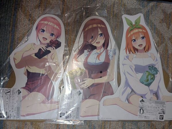一番くじ 五等分の花嫁 A賞一花とC賞三玖とD賞四葉の特大パネルセット