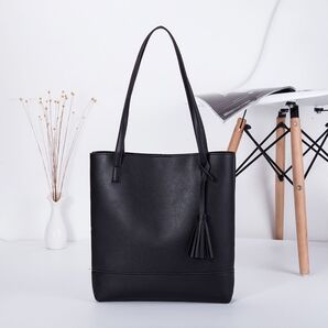 トートバッグ トート ショルダー ショルダーバッグ 肩掛けカバン 手提げ シンプル おでかけ 通勤通学 内ポケット ブラック