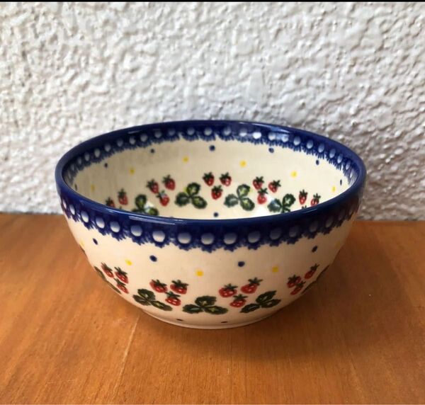 ヴィーナスボウル 13cmボウル イチゴ 小粒いちご ポーリッシュポタリー ツェラミカ ポーランド食器 ポーランド陶器