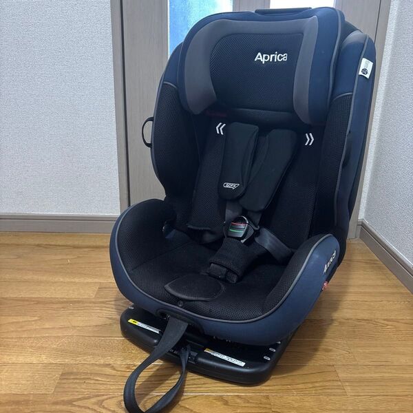 送料無料 Aprica フォームフィット isfofix