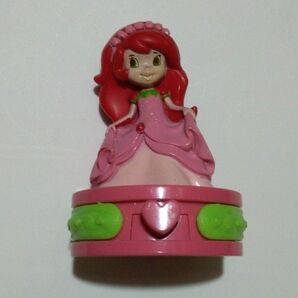 レア ストロベリーショートケーキ フィギュア strawberry shortcake ハッピーセット KFC 2012