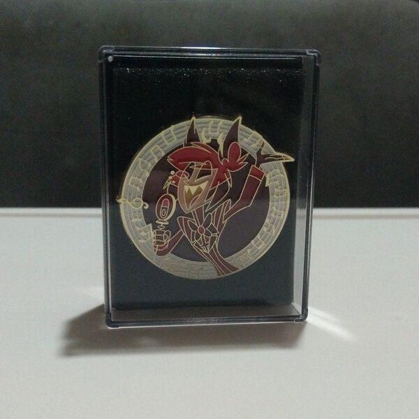 ハズビンホテル アラスター ピンバッジ Singing Alastor Gold Pin