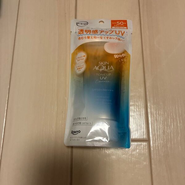 スキンアクア トーンアップUVエッセンス SPF50+ PA++++ 80g(ラテベージュ)