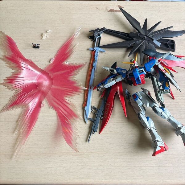 ガンプラ MG デスティニーガンダム エクストリームブラストモード 1/100