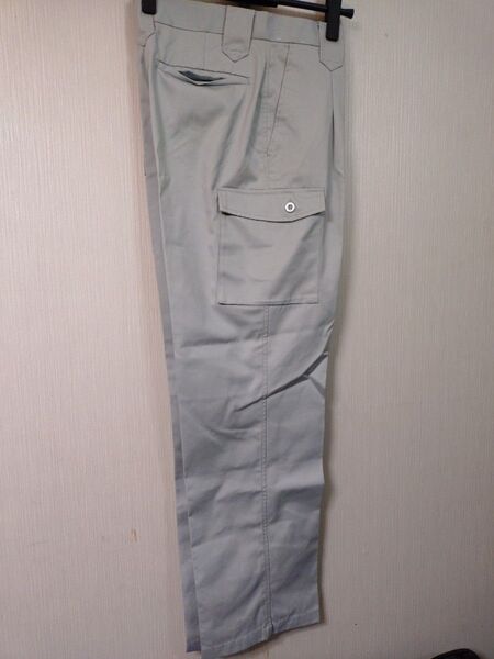 未使用 ワークマン カーゴパンツ ライトグレー ウエスト76cm 股下78cm