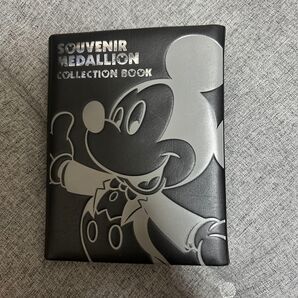 ディズニー SOUVENIR MEDALLION COLLECTION BOOK メダルコレクションブック