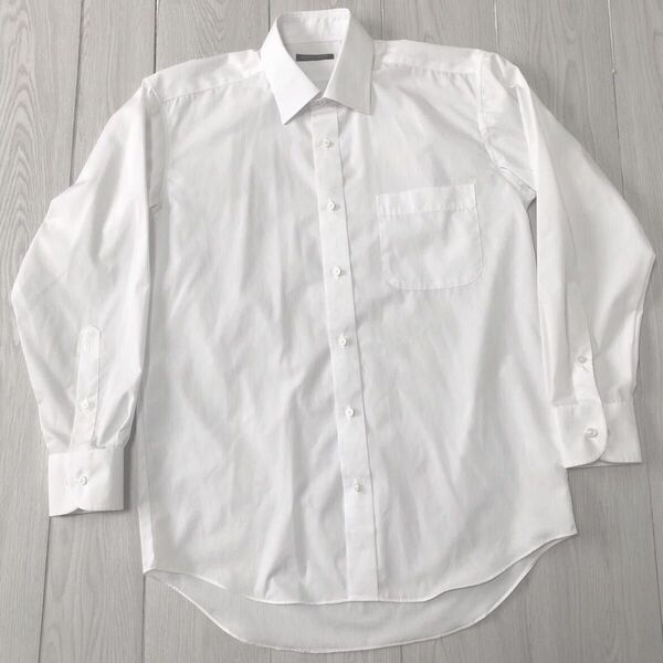 新品同様の中古品 GEVANT HOUSEの長袖レギュラーカラーシャツ メンズ 白 38−80cmサイズ 形態安定シャツ 綿混紡