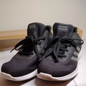 アディダス ランニングシューズ スニーカー 28センチ