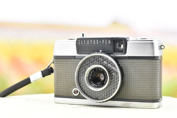 【完動品】 オリンパス OLYMPUS PEN EE 2.8cm F3.5 ハーフサイズカメラ