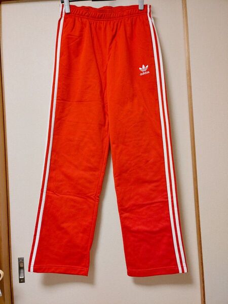 adidas アディダス トラックパンツ ジャージ サイドラインレッド 新品未使用(試着のみ)