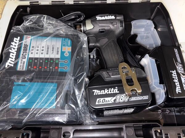 送料無料!マキタ TD173DRGXB 充電式インパクトドライバ ブラック makita 18V6.0Ah 2個付 完全未使用
