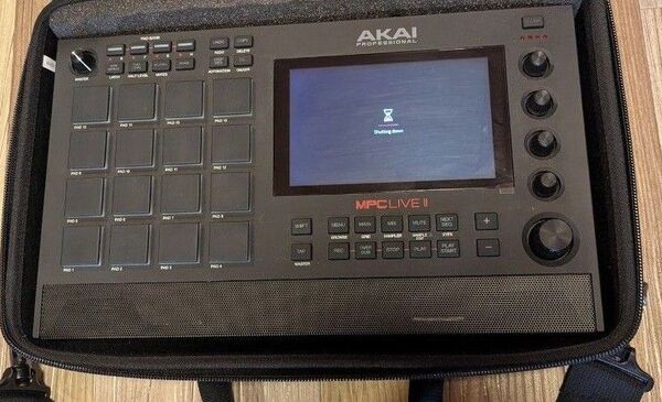 AKAI MPC LIVE2
