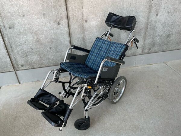 商品名: ミキ介助型多機能車椅子SKT-7 スリム&コンパクトなティルト車いすヘッドサポート背シート背張り調整フットレスト