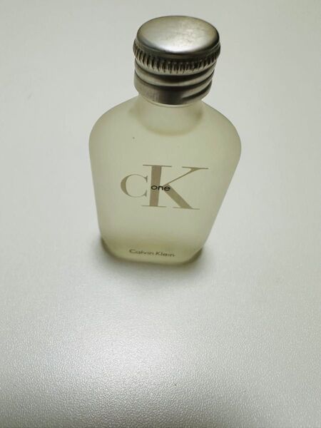 Calvin Klein CK one 香水 オードトワレ