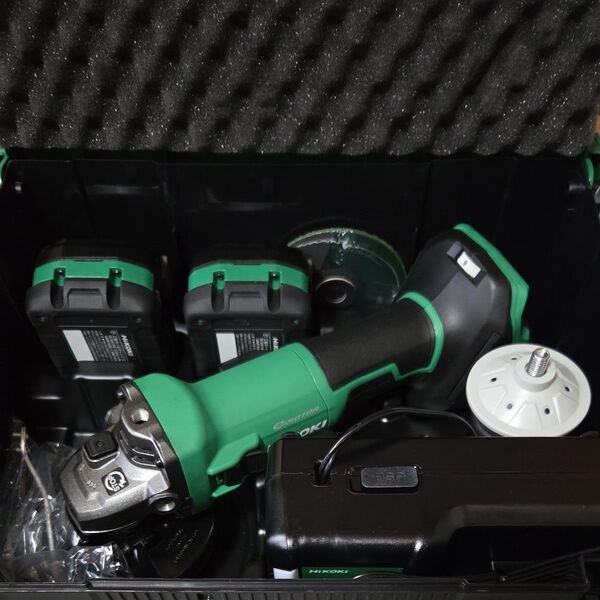 HiKOKI未使用 G3610DA ディスクグラインダ バッテリー2個 充電器 ケース
