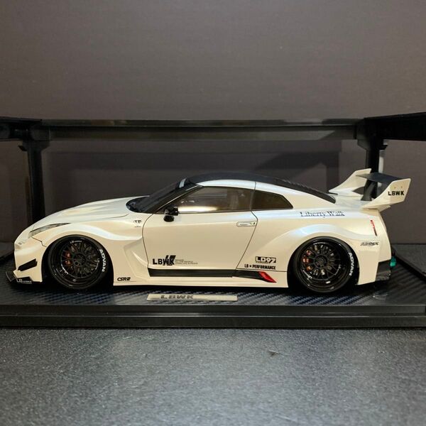 715※ 美品 LBWK リバティウォーク 35GT-RR 1/18スケール ダイキャスト ミニカー IGイグニッションモデル