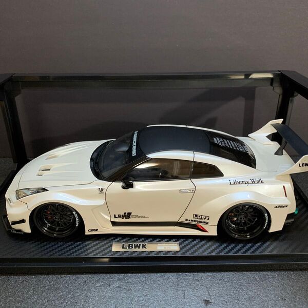 715※ 美品 LBWK リバティウォーク 35GT-RR 1/18スケール ダイキャスト ミニカー IGイグニッションモデル