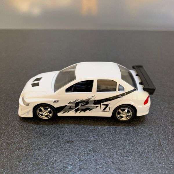 826 美品 ランサーエボリューション7 ランエボ7 1/64スケール ダイキャスト ミニカー