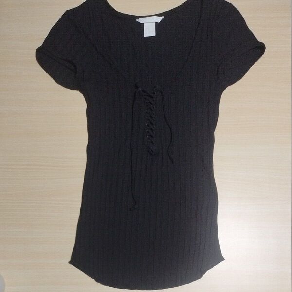 ブラックカットソー(xs)H&M